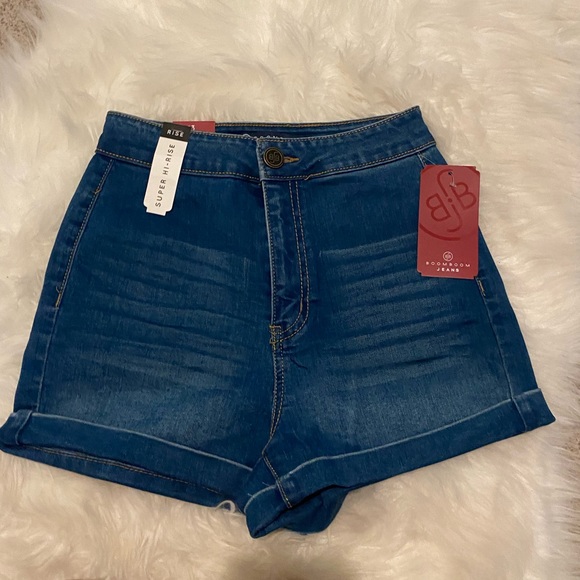 Boom Boom Super Hi-Rise Jeans Shorts, Highwaisted Denim Shorts, size 3 - Picture 2 of 16